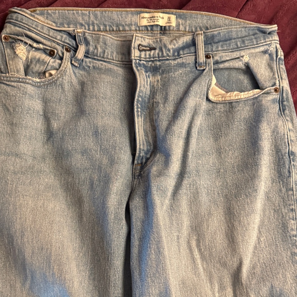 Women’s  Abercrombie & Finch Light Blue Jeans